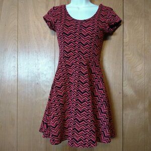 Planet Gold Juniors Small Chevron Print Fit and Flare Short Sleeve Dress